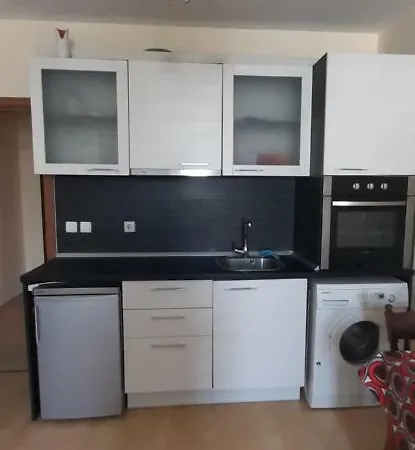 Sunflower Airport 2 Apartment *
